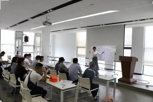 中國發制品行業第二期假發技術修剪培訓圓滿落幕，推動計算機軟硬件輔助設備零售發展